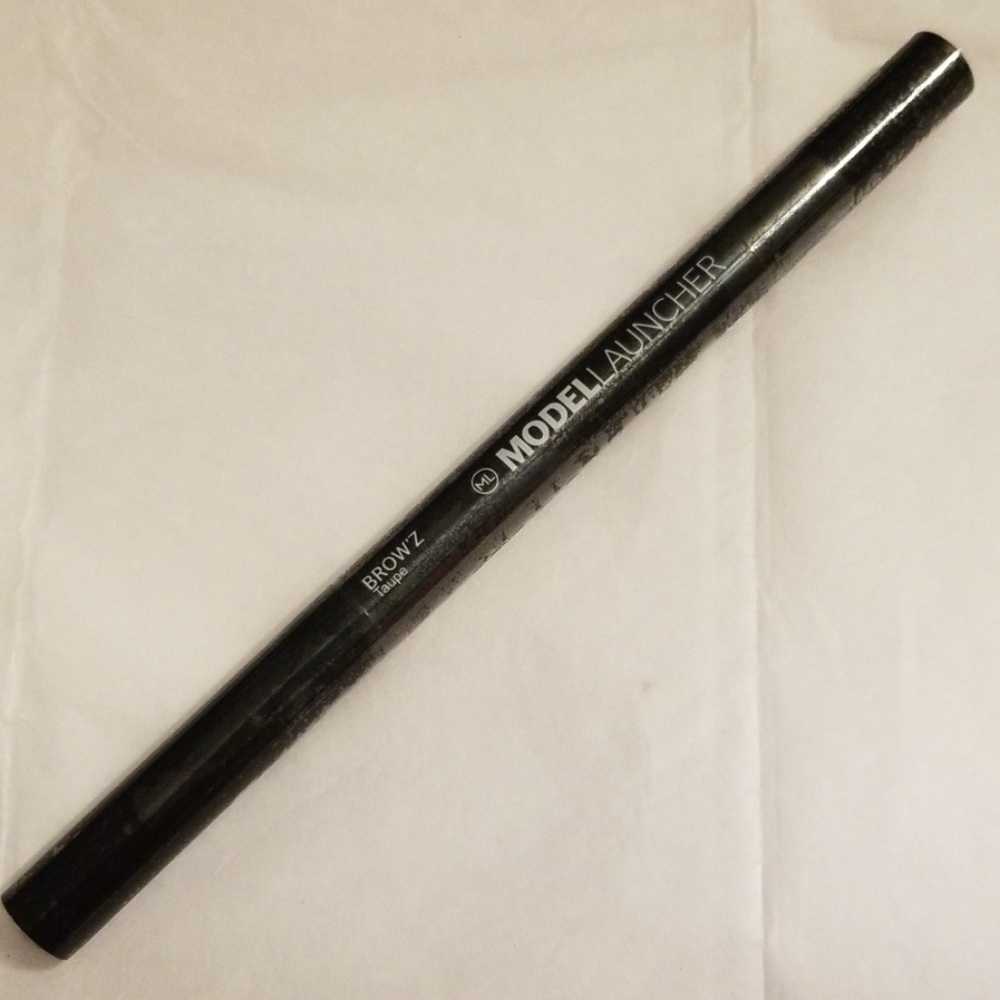 4/25 bundle item. ModelLauncher Eyebrow Pencil In Brow-z Taupe